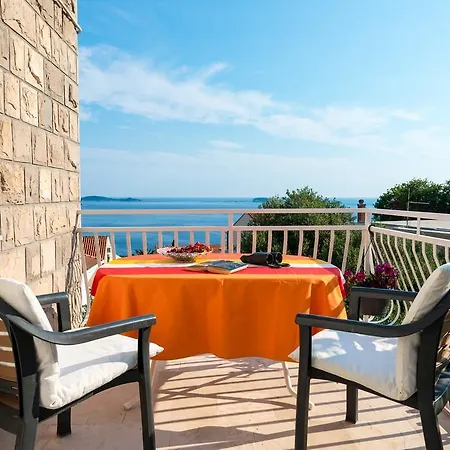 Adriatic Konukevi 3*