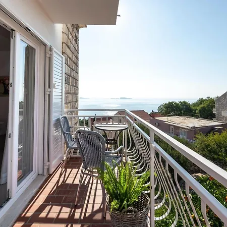 Adriatic Konukevi 3*